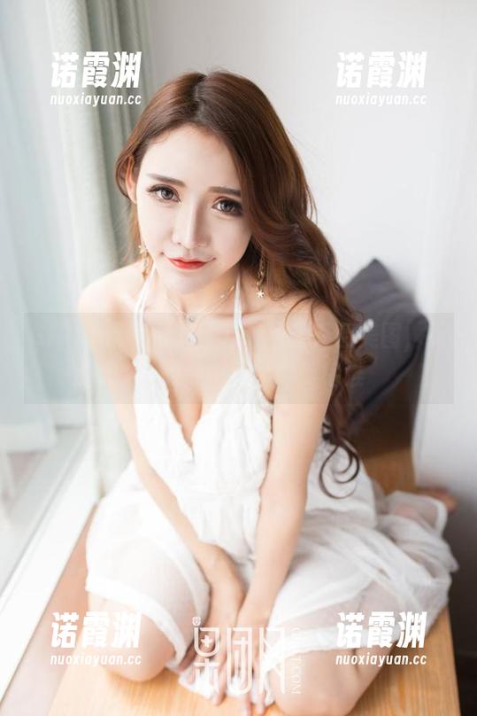 GIRLT果团网-甜Abby GIRLT果团网 - 甜Abby的天台美图,勇敢挑战我内心的审美标准