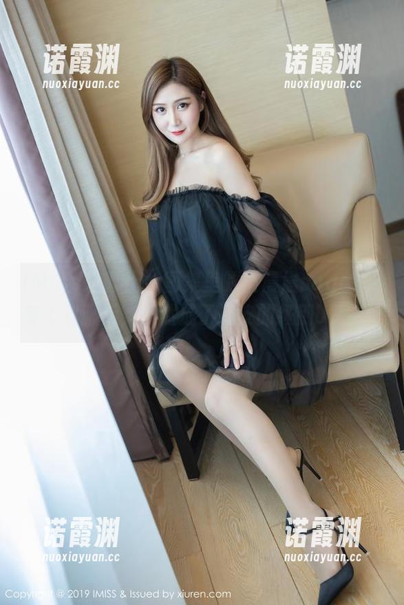 IMiss爱蜜社 - 图集里的杨晨晨sugar，穿上制服后，俨然成了调皮的级别UP主！