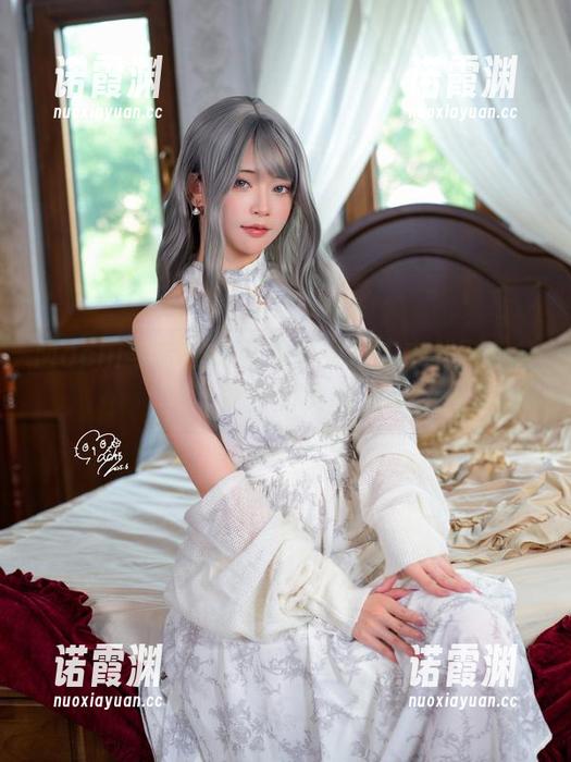 Machi马吉 Machi马吉在知更鸟内衣报告中找到一丝更新的灵感
