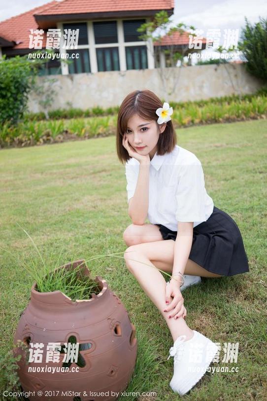 MiStar魅妍社-赵欢颜Jessica MiStar魅妍社 - 原图中的天际线:赵欢颜Jessica的天台,让人觉得自己也变成了那颗漂浮的星星