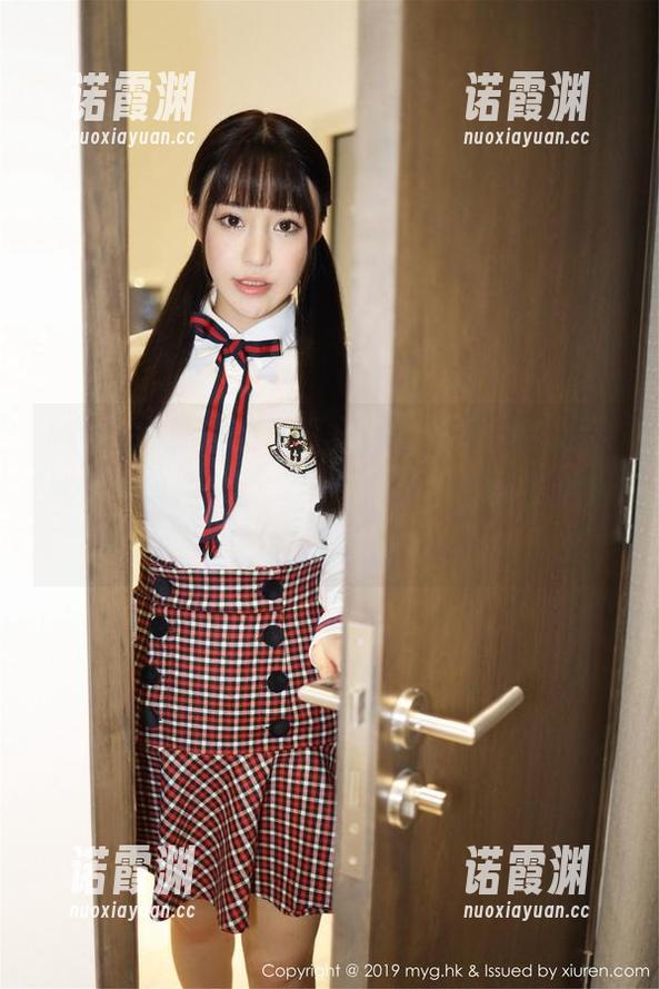 MyGirl美媛馆-丁筱南 MyGirl美媛馆 - 汪汪汪!丁筱南的泳池私拍合集,水灵灵地展示了“新人”上水的挑战!