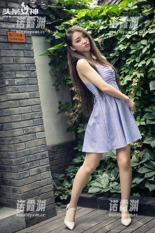 TouTiao头条女神-张梓柔 TouTiao头条女神 - 张梓柔居然能在天台拍出这样全套图片,真有她的一套,眼从一张飘到另一张,停不下来了。