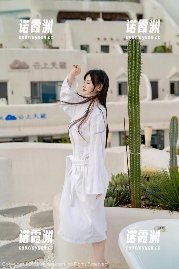 Xiuren秀人网 - 养乐多Doll玩白丝，无圣光美图的轻松一刻