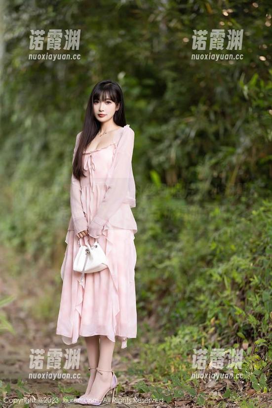 Xiuren秀人网-小海臀Rena Xiuren秀人网 - 从肉丝到照片,小海臀Rena完美演绎了美好与挑逗的界限。