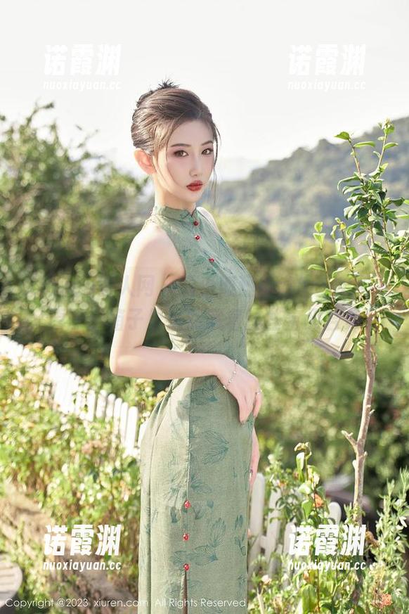 Xiuren秀人网 - 看小狐狸Kathryn学姐，原图小箱子里居然藏着这些宝贝合集！