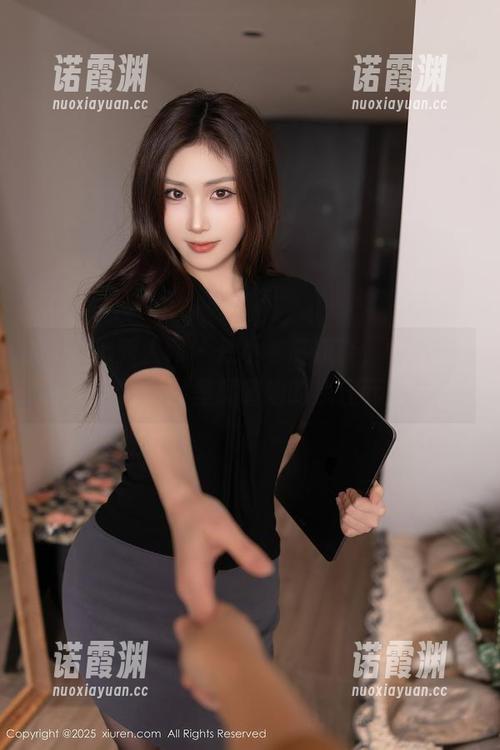 Xiuren秀人网-戴渃欣 Xiuren秀人网 - 别小看高跟鞋,戴渃欣的合集美图里藏着她的疯狂元素