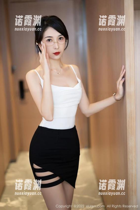 Xiuren秀人网-燕甘甘 Xiuren秀人网 - 吊带环游记燕甘甘最新套图上线,等你来调戏!