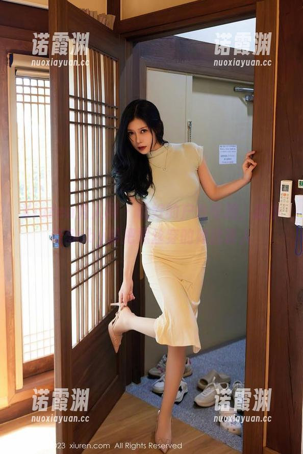 Xiuren秀人网-狐小妖Baby Xiuren秀人网 - 说好的户外车拍,狐小妖Baby却把黑丝穿的如此诱人