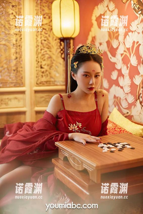 YouMi尤蜜荟 - 李承美空姐原图上演的日常，完美与疲惫的随性配合？