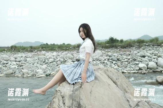 eloise软软 原图陶醉中,eloise软软的欧尼,更新后更撩人?