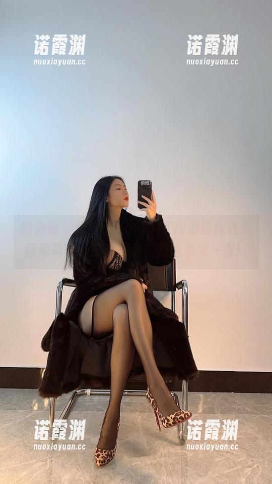 微密圈 - 俏妞qiaoniuTT用油亮构筑美图新高度，别来较真，我也想滑一滑！