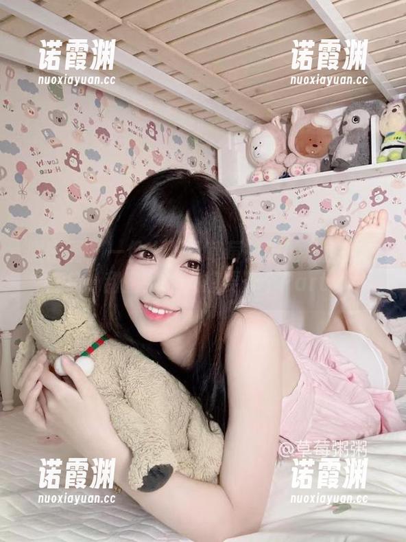 微密圈 - 一份十万口草莓粥粥的私房护士合集，甜蜜到让人想要开个Party。