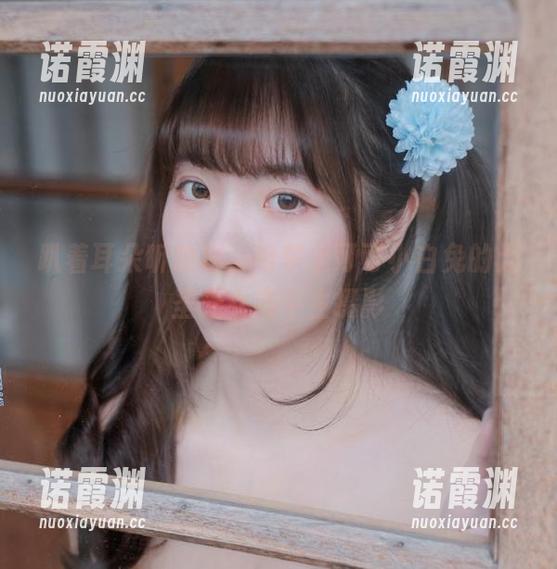 可可小白兔 趴着耳朵听隐秘,电车上可可小白兔的无圣光女高中生摄影