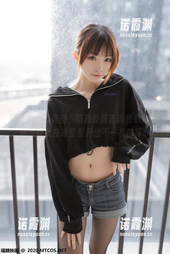 喵糖映画 很多神奇的美图,喵糖映画告诉我们JK制服也可以在课室里开出不一样的花。