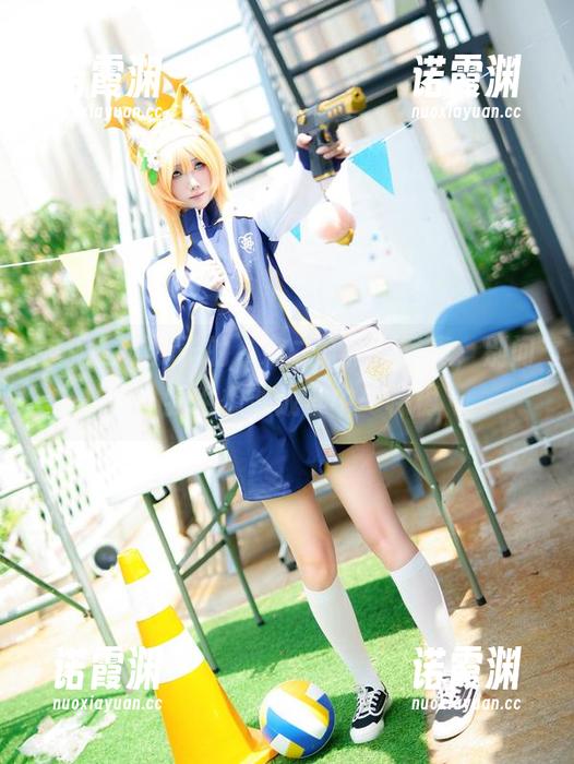 嫣嫣子 这就是嫣嫣子的“森之妖精”写真,别问,我也想变成其中一棵树