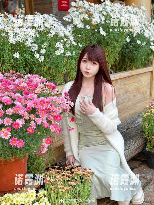 宝儿mysterial 宝儿mysterial的礼服,宛如cos场景中的那抹温柔