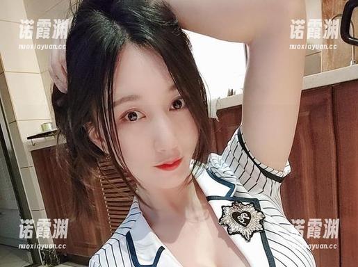 小玉吃果冻 微密圈 - 图集里的小玉吃果冻:高跟鞋和我,谁是主角?(细节暗示:暗自较劲)
