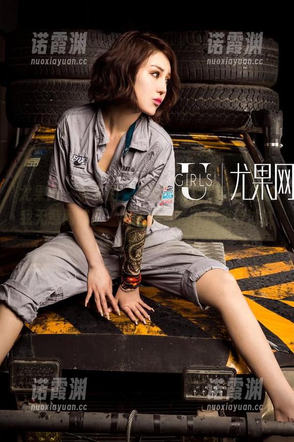 尤果网-王莹 尤果网 - 说真的,王莹的瑜伽福利图包让我无意间成了“图包迷”,下次我要试试这种姿势,滑稽
