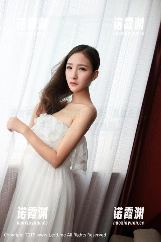 推女神-黄梦羡 推女神 - 黄梦羡的白丝写真:我就在想,是否在哪见过这个氛围。