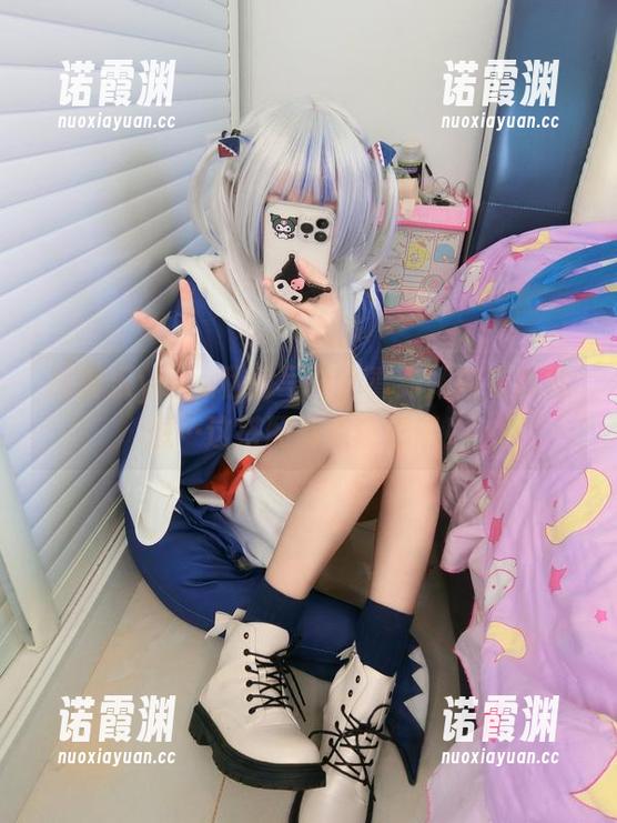 摇摇乐yoyo私房写真，看到她内衣我就想…这搭配有点意思呢！