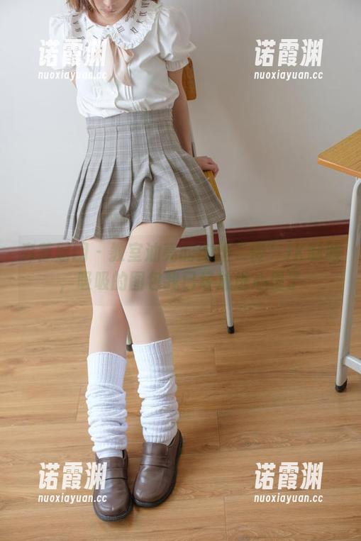 森萝财团-吸吸 森萝财团 - 教室油亮的肉丝“绫”JK制服,吸吸的图包我已经放进心里了