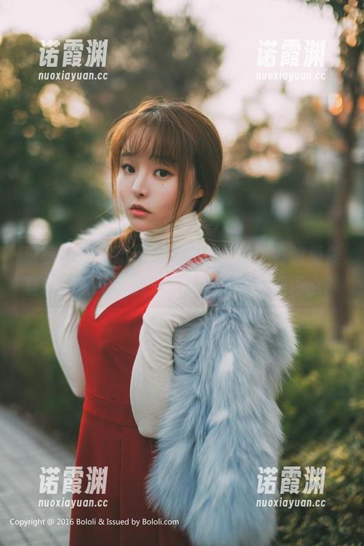 波萝社 - 一组原图和肉丝扎堆，好像夏美酱的写真给了我一个到美食展览的理由？