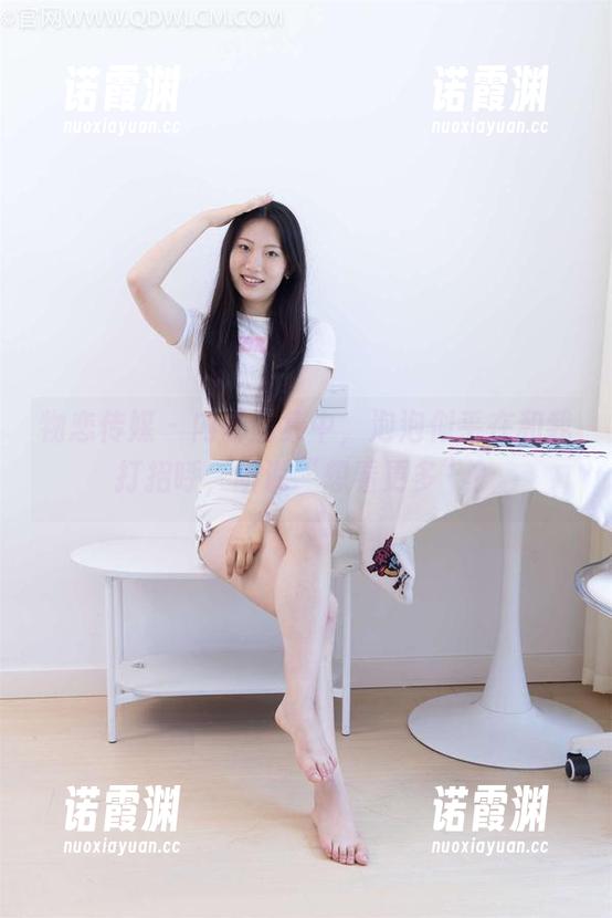 物恋传媒-泡泡 物恋传媒 - 内衣图集中,泡泡似乎在和我打招呼,听说“想看更多”?