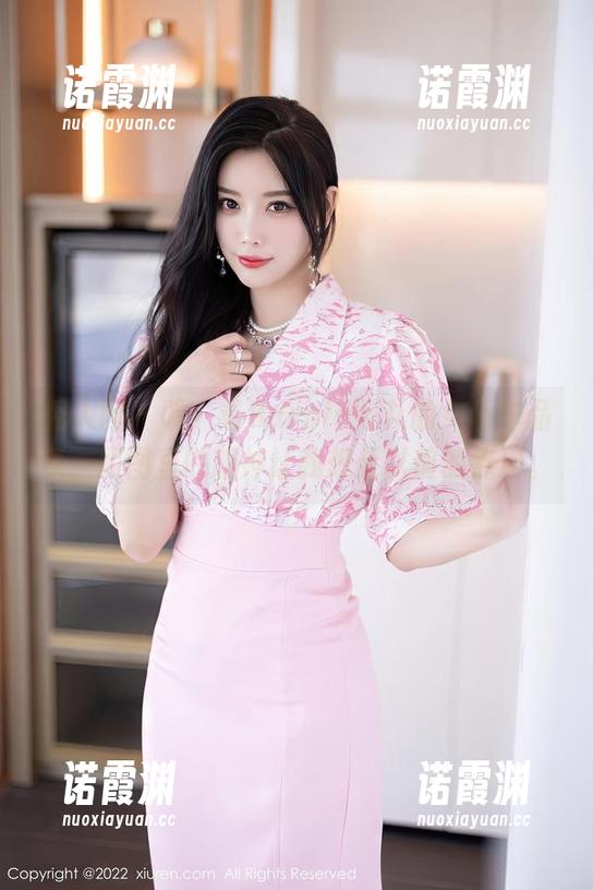 秀人网-Barbie可儿 秀人网 - 唉,看Barbie可儿的女仆作品集,原图里的眼神让我想起以前的点滴。
