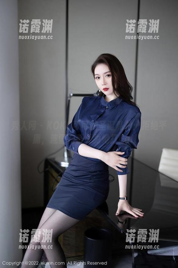 秀人网 - KOKO可可的圣诞私拍：拒绝平庸，连雪花都要为她打Call！