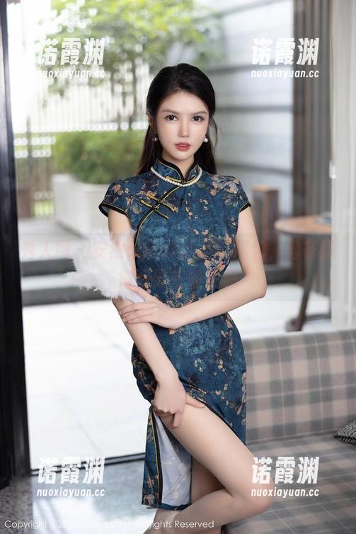 秀人网-安然anran 秀人网 - 安然anran的圣诞图包,雪花飘得好像在喝美酒