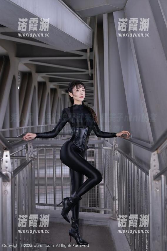 秀人网-糯美子nini 秀人网 - 短裤控看过来!糯美子nini的套图,让你想下载又犹豫!
