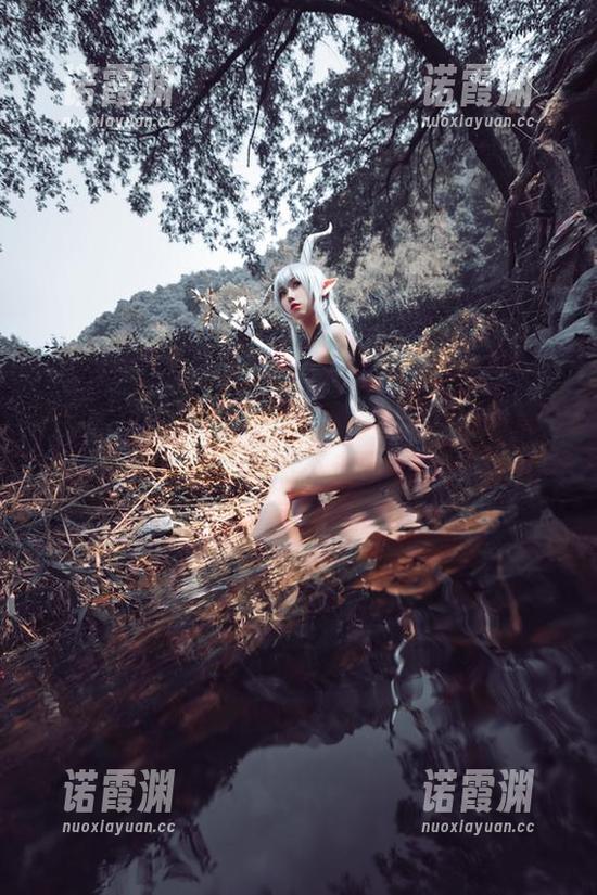 芋圆侑子 明明是空姐却拍了一系列奇怪的高清图集,芋圆侑子果然不走寻常路。