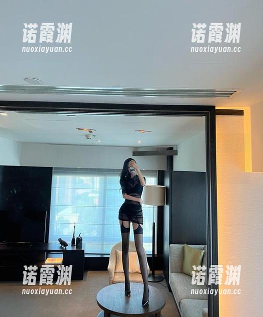 微密圈 - 原图直击，葛征的私拍：谁能顶得住这仙女般的腿精？