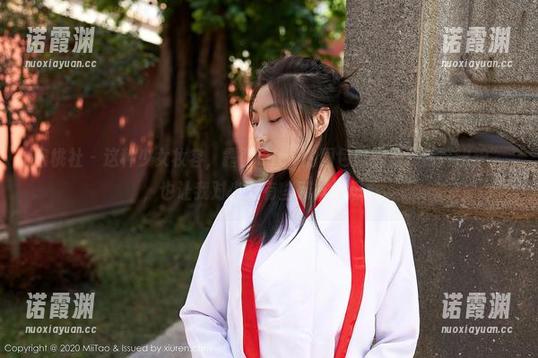 蜜桃社-露西Lucy 蜜桃社 - 这种少女妆容,露西Lucy的图包确实是“新鲜出炉”,也让我对少女有些别样的想象。