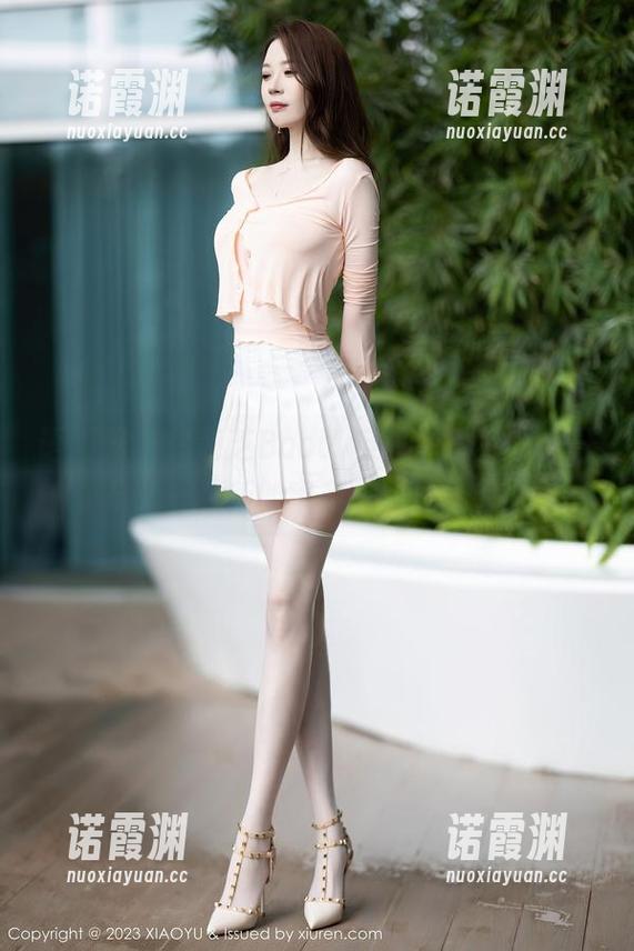 语画界-徐莉芝Booty 语画界 - 徐莉芝Booty穿睡衣的方式,开启了一场新的审美——原图在此