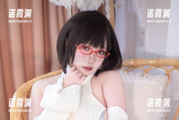 贞子蜜桃 贞子蜜桃的美图照,看这身大凤旗袍,别说我没有提醒你
