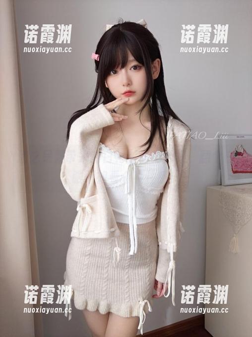 迷之呆梨 迷之呆梨带来的白衬衫私拍合集,翻个白眼不如看个小性感!