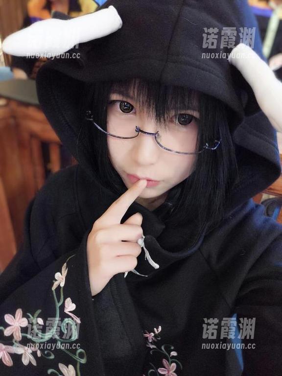 逐月Su 蓝色衬衫发布的逐月Su,高清得像画里走出来,资源总能让我想象无穷。