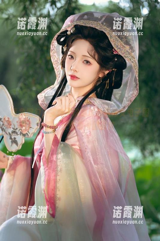 雯妹不讲道理 嘴角微勾,雯妹不讲道理暗黑修女电子图集,任你急得团团转