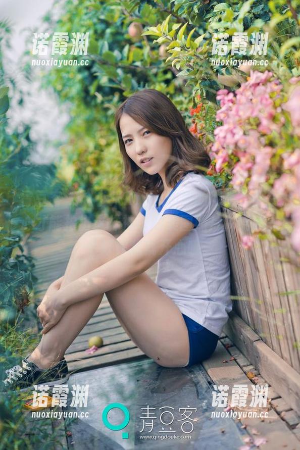 青豆客-赵小米Kitty 青豆客 - 赵小米Kitty和她的网袜:平常心才能拍出这样神奇的美图照片,给我一个好评我就开心哦。