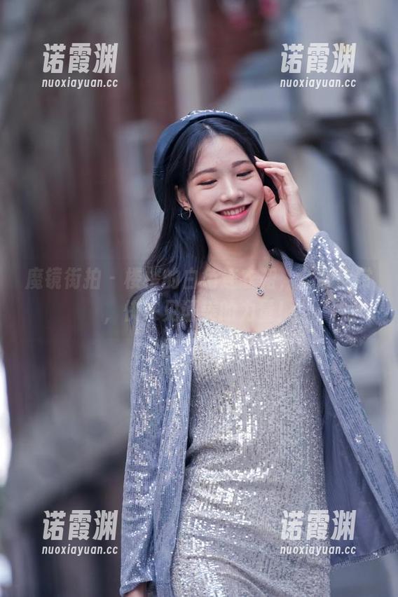 魔镜街拍-楼楼 魔镜街拍 - 楼楼的白色连衣裙,全套欣赏,快来见证美的力量!